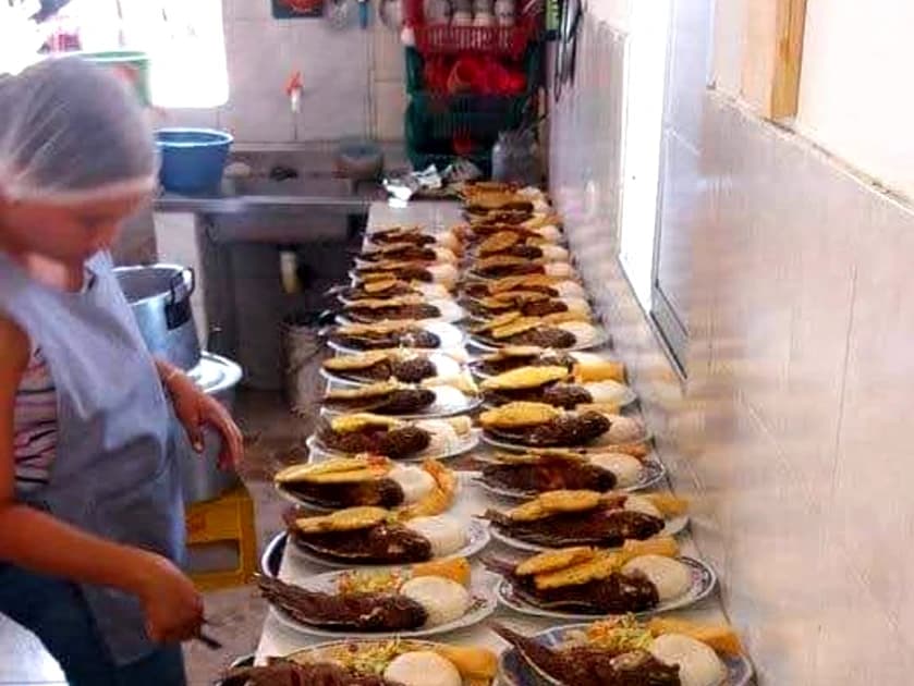 Almuerzo Típico en la Represa